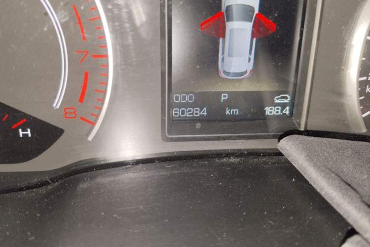 Used Haval H2s 2018 Blue Label 1.5T Dual-Clutch ZhiShang Model Odometer Close Up