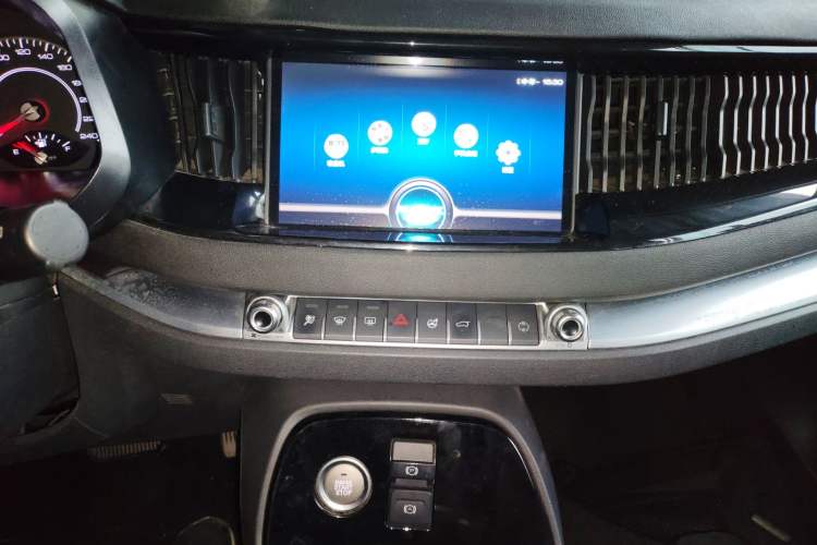 Used Haval H2s 2018 1.5T Dual-Clutch Fashion Edition Audio And AC Panel