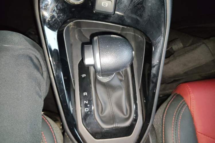 Used Haval H2s 2018 1.5T Dual-Clutch Fashion Edition Gear Lever