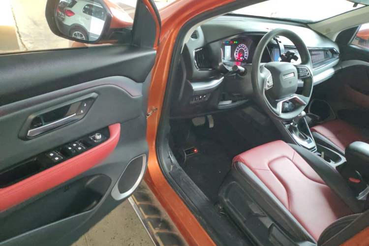 Used Haval H2s 2018 1.5T Dual-Clutch Fashion Edition Interior 3