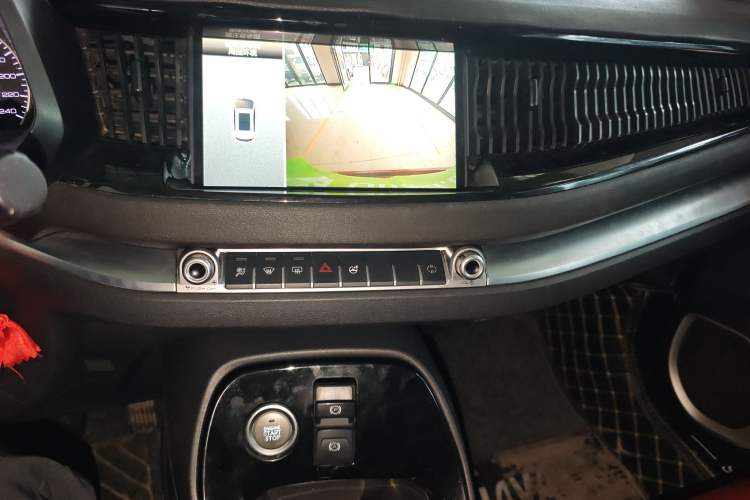 Used Haval H2s 2018 Blue Label 1.5T Dual-Clutch Fashion Edition Audio And AC Panel