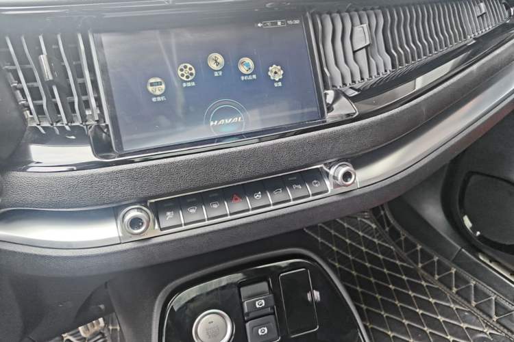 Used Haval H2s 2018 Red-Label 1.5T Dual-Clutch Luxury Model Audio And AC Panel
