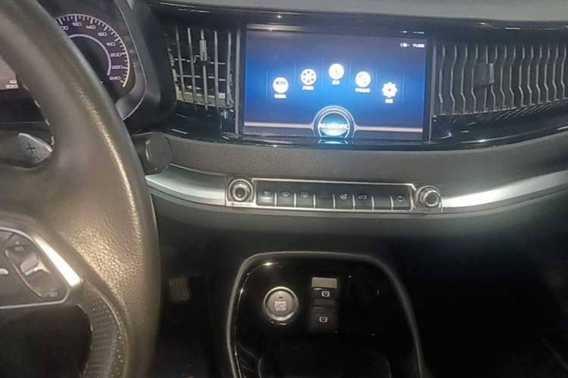 Used Haval H2s 2018 Red-Label 1.5T Dual-Clutch Elite Model Audio And AC Panel