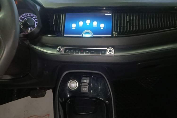 Used Haval H2s 2018 Red-Label 1.5T Dual-Clutch Comfort Model Audio And AC Panel