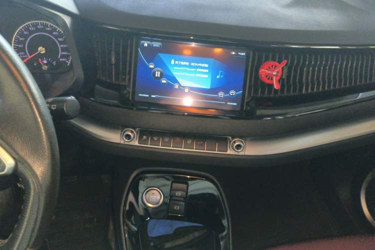 Used Haval H2s 2018 Red-Label 1.5T Manual Comfort Model Audio And AC Panel
