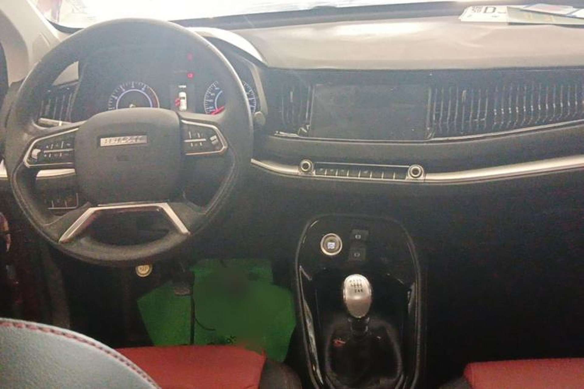 Used Haval H2s 2018 Blue Label 1.5T Manual Fashion Edition Center Console