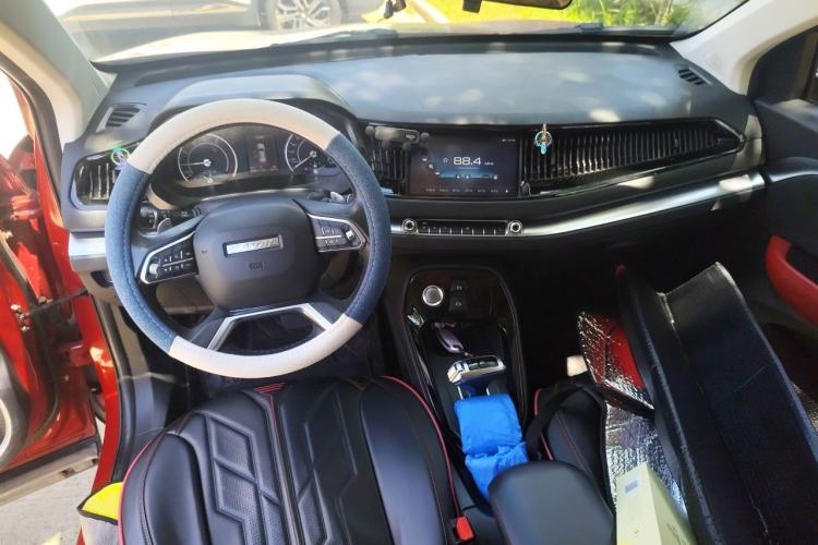 Used Haval H2s 2018 Blue Label 1.5T Dual-Clutch Elite Model Center Console
