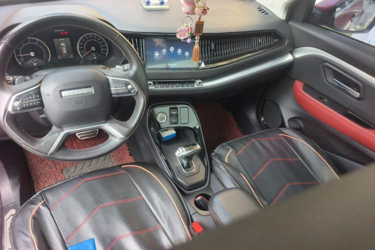 Used Haval H2s 2018 Blue Label 1.5T Dual-Clutch Luxury Model Center Console