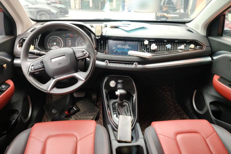 Used Haval H2s 2018 1.5T Dual-Clutch Fashion Edition Center Console