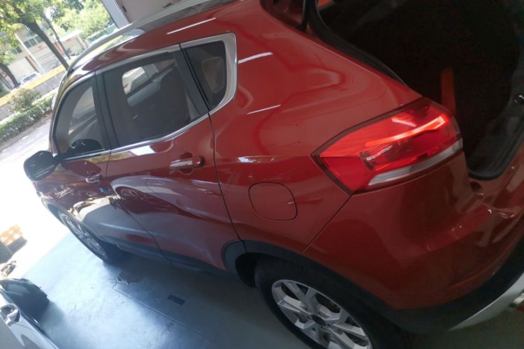 Used Haval H2s 2018 1.5T Dual-Clutch Fashion Edition Exterior 5