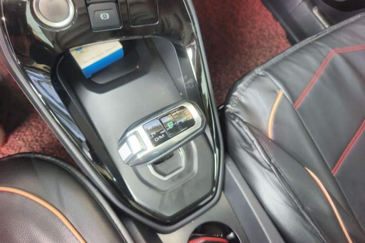Used Haval H2s 2018 Blue Label 1.5T Dual-Clutch Luxury Model Gear Lever