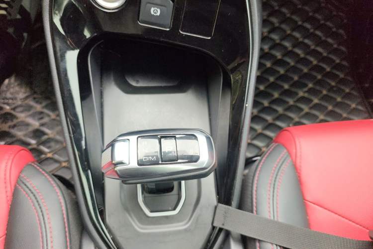 Used Haval H2s 2018 Blue Label 1.5T Dual-Clutch Elite Model Gear Lever