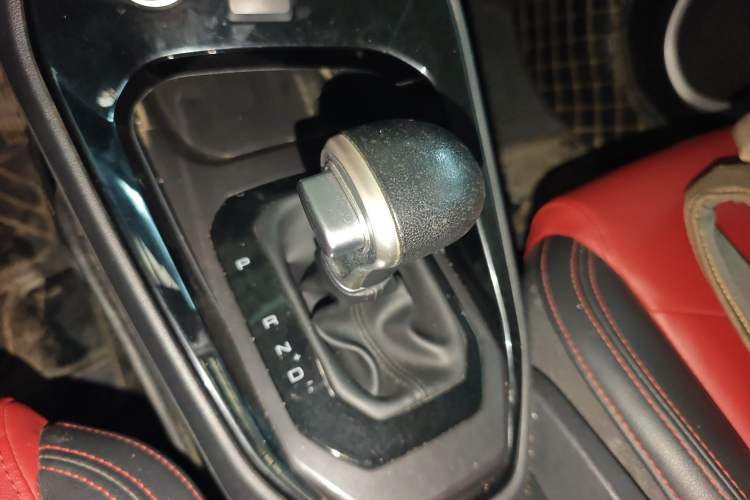 Used Haval H2s 2018 Blue Label 1.5T Dual-Clutch Fashion Edition Gear Lever