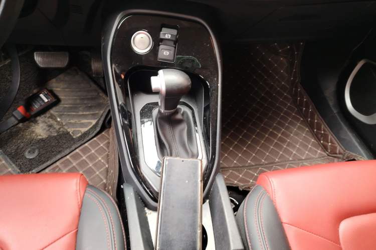 Used Haval H2s 2018 1.5T Dual-Clutch Fashion Edition Gear Lever