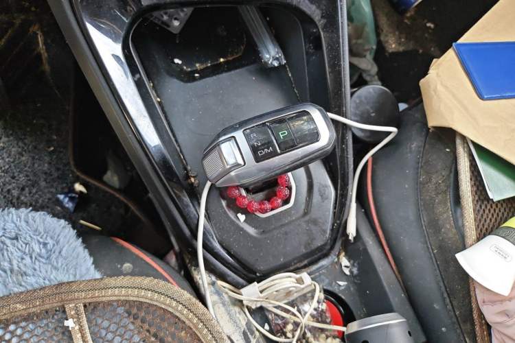 Used Haval H2s 2018 Red-Label 1.5T Dual-Clutch Elite Model Gear Lever