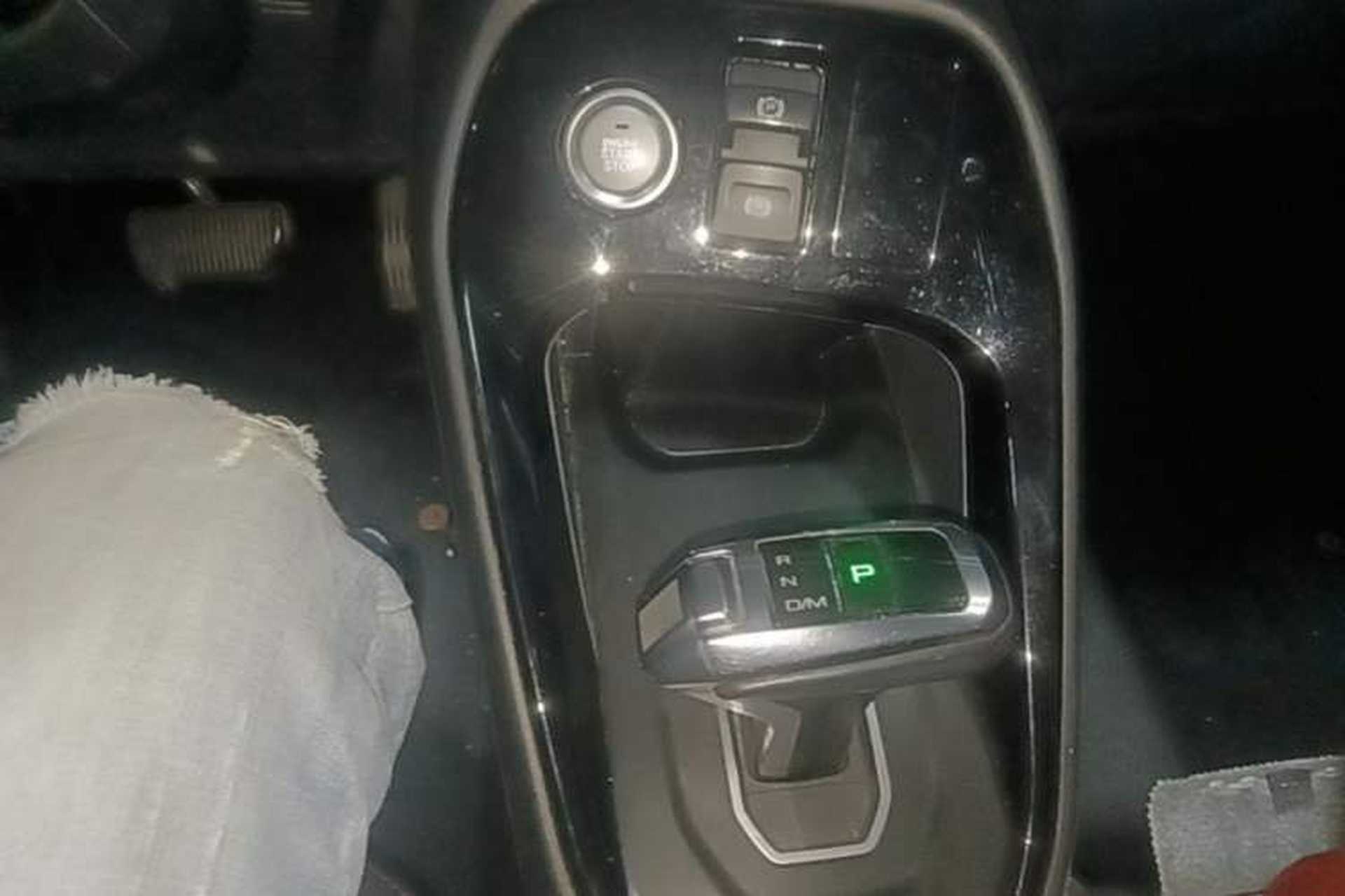 Used Haval H2s 2018 Red-Label 1.5T Dual-Clutch Elite Model Gear Lever