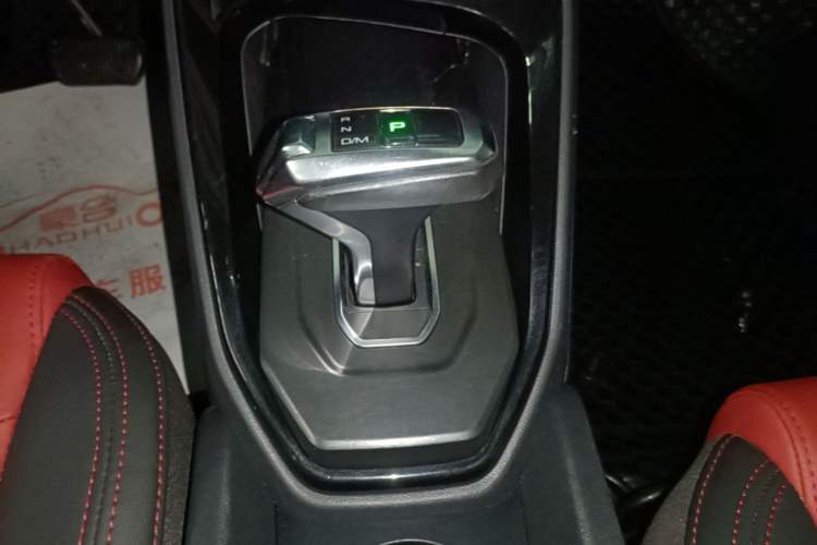 Used Haval H2s 2018 Red-Label 1.5T Dual-Clutch Comfort Model Gear Lever