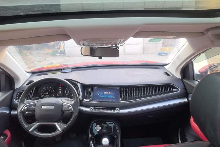 Used Haval H2s 2018 Red-Label 1.5T Manual Elite Model Headliner