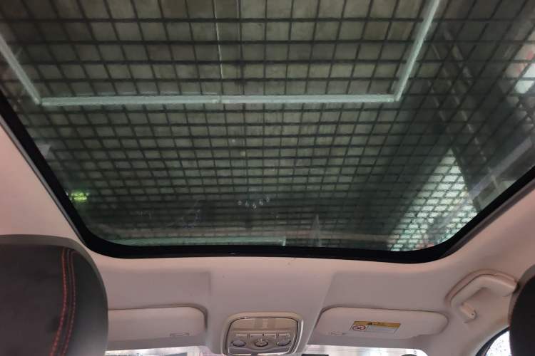 Used Haval H2s 2018 Blue Label 1.5T Dual-Clutch Fashion Edition Headliner