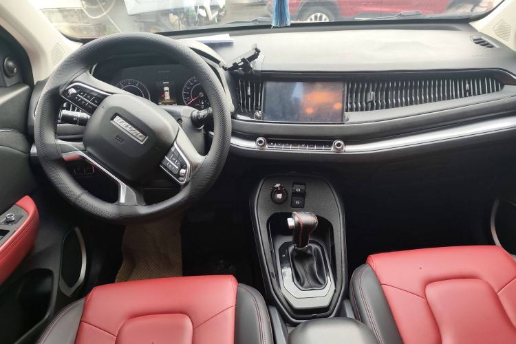 Used Haval H2s 2018 Red-Label 1.5T Dual-Clutch Fashion Edition Interior 1