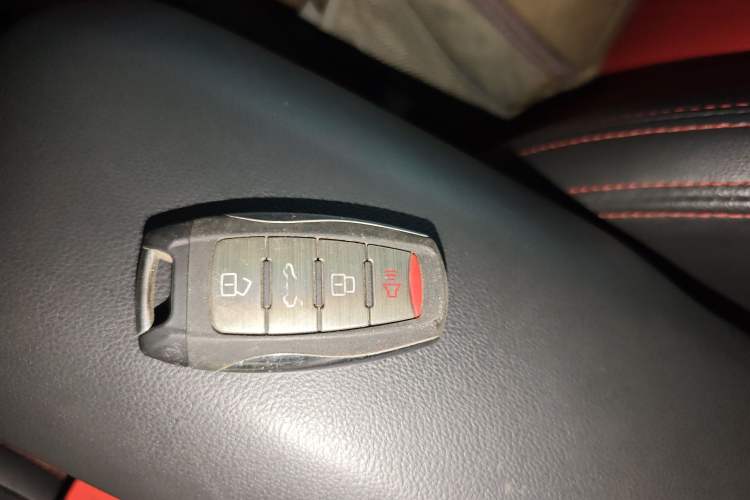 Used Haval H2s 2018 Blue Label 1.5T Dual-Clutch Fashion Edition Interior 1