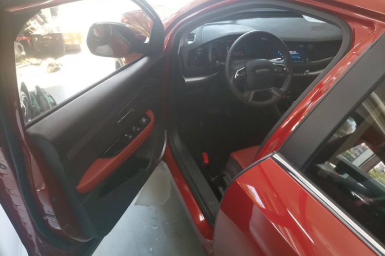 Used Haval H2s 2018 1.5T Dual-Clutch Fashion Edition Interior 2