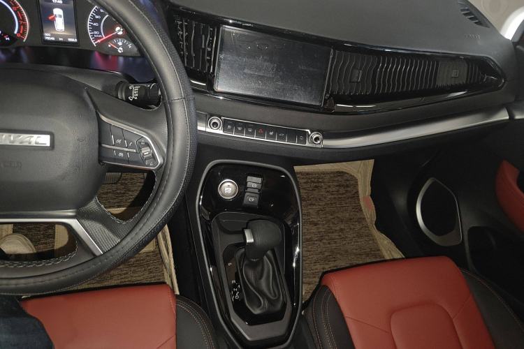 Used Haval H2s 2018 1.5T Dual-Clutch ZhiShang Model Interior 3