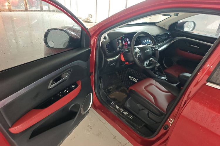 Used Haval H2s 2018 Blue Label 1.5T Dual-Clutch Fashion Edition Interior 3