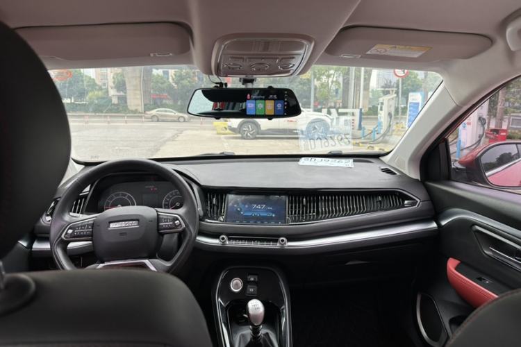 Used Haval H2s 2018 Blue Label 1.5T Manual Fashion Edition Interior 4