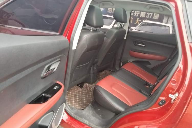Used Haval H2s 2018 Blue Label 1.5T Dual-Clutch Elite Model Interior 4