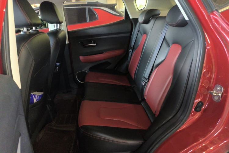 Used Haval H2s 2018 Red-Label 1.5T Manual Comfort Model Interior 4