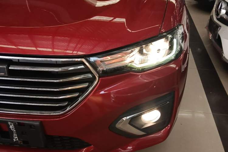 Used Haval H2s 2018 Blue Label 1.5T Manual Fashion Edition Left Front Headlight