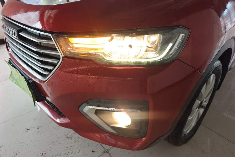 Used Haval H2s 2018 Blue Label 1.5T Dual-Clutch Fashion Edition Left Front Headlight