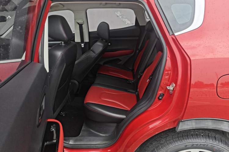 Used Haval H2s 2018 Red-Label 1.5T Dual-Clutch Luxury Model Left Rear Seat