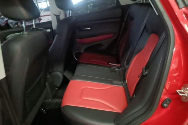 Used Haval H2s 2018 Red-Label 1.5T Dual-Clutch Comfort Model Left Rear Seat
