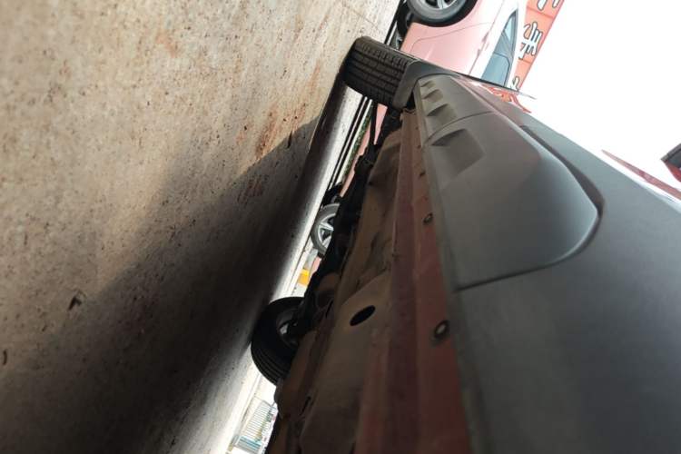 Used Haval H2s 2018 Red-Label 1.5T Manual Elite Model Left Side Sill