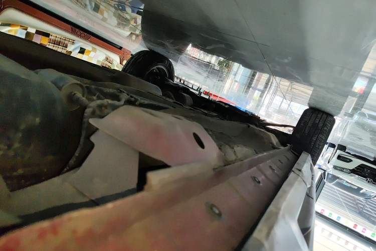 Used Haval H2s 2018 Red-Label 1.5T Dual-Clutch Elite Model Left Side Sill