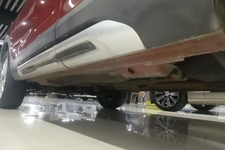 Used Haval H2s 2018 Red-Label 1.5T Dual-Clutch Elite Model Left Side Sill