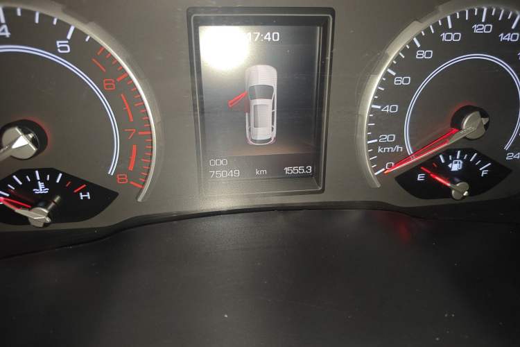 Used Haval H2s 2018 1.5T Dual-Clutch ZhiShang Model Odometer Close Up
