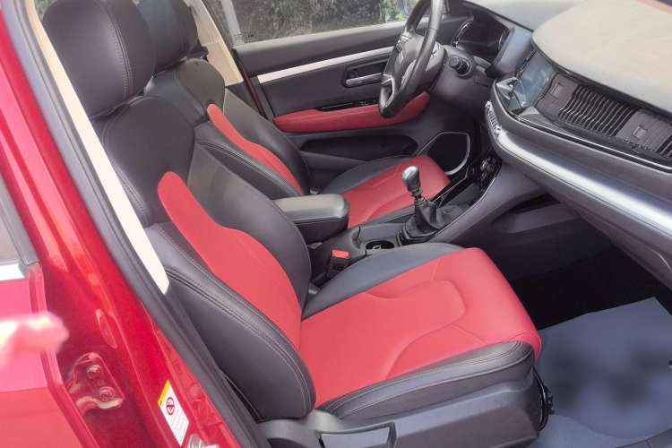 Used Haval H2s 2018 Red-Label 1.5T Manual Elite Model Right Front Seat