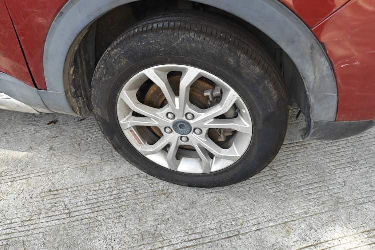 Used Haval H2s 2018 Red-Label 1.5T Dual-Clutch Elite Model Right Front Wheel Hub
