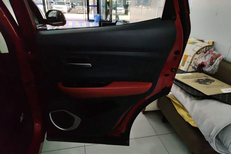 Used Haval H2s 2018 Red-Label 1.5T Dual-Clutch Elite Model Right Rear Door Interior