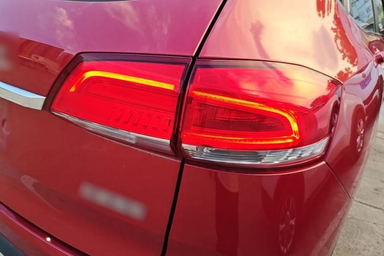 Used Haval H2s 2018 Blue Label 1.5T Dual-Clutch Fashion Edition Right Rear Taillight
