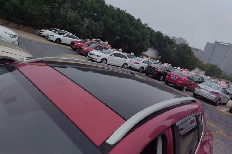 Used Haval H2s 2018 1.5T Dual-Clutch Fashion Edition Roof