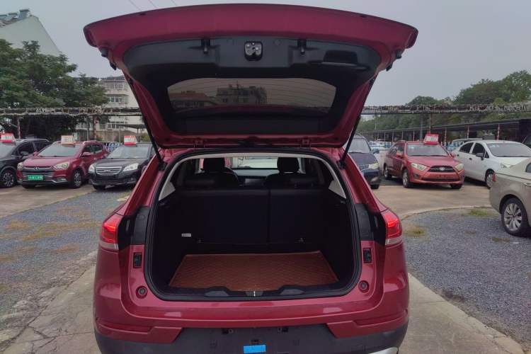Used Haval H2s 2018 1.5T Dual-Clutch Fashion Edition Trunk
