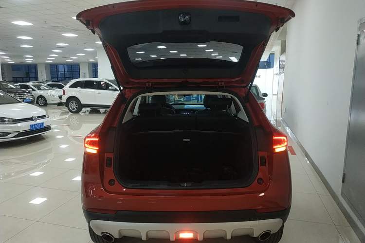 Used Haval H2s 2018 Blue Label 1.5T Dual-Clutch Fashion Edition Trunk