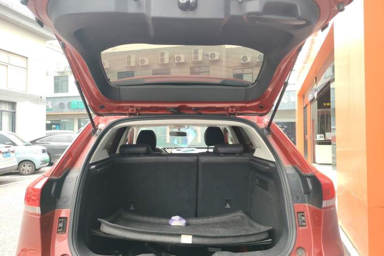 Used Haval H2s 2018 1.5T Dual-Clutch Fashion Edition Trunk