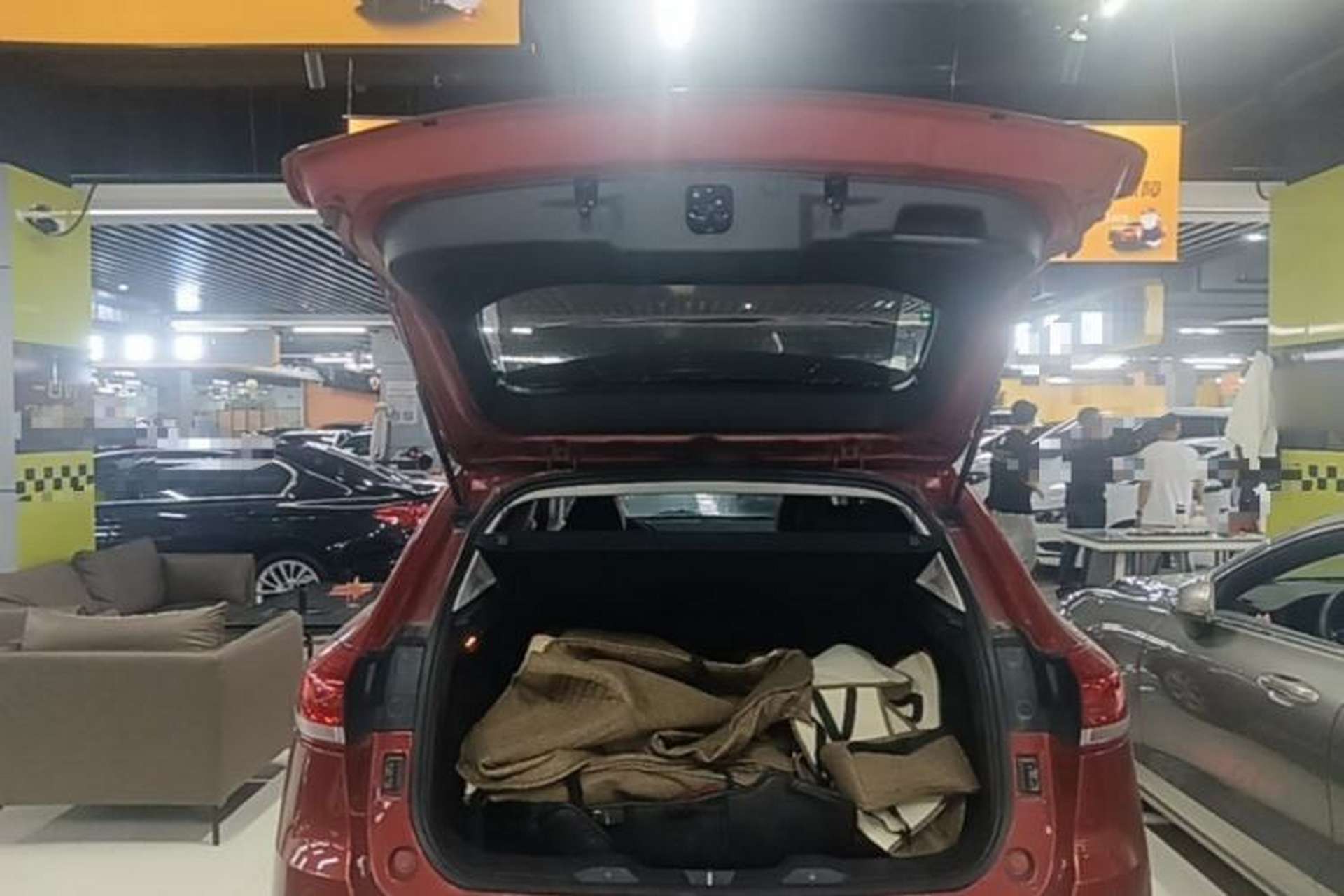 Used Haval H2s 2018 Red-Label 1.5T Dual-Clutch Elite Model Trunk