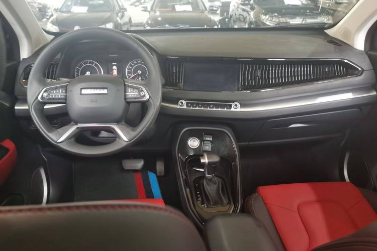 Used Haval H2s 2018 Blue Label 1.5T Dual-Clutch Fashion Edition Interior 3