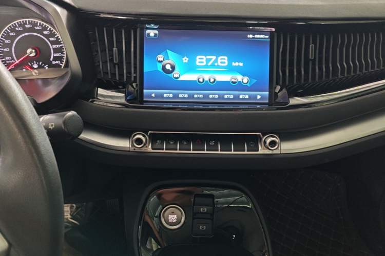 Used Haval H2s 2018 Blue Label 1.5T Dual-Clutch Fashion Edition Audio And AC Panel